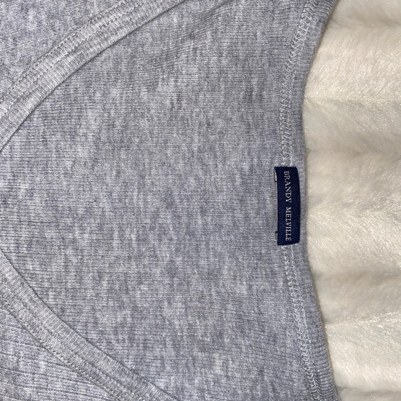 Brandy Melville gray V-neck long sleeve top - Picture 2 of 3